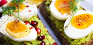 Read more about the article Brain-Boosting Foods for Students: Eat Smart, Study Smarter